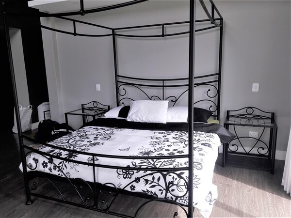 chantelle 4 post bed image